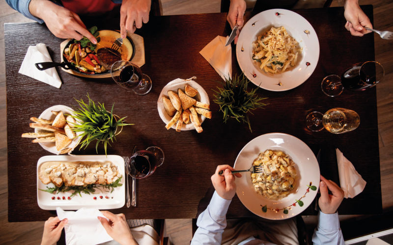 Cómo alimentar a 20.000 personas al mes y no fracasar en el intento Alimentación a gran escala: experiencia, planificación y compromiso